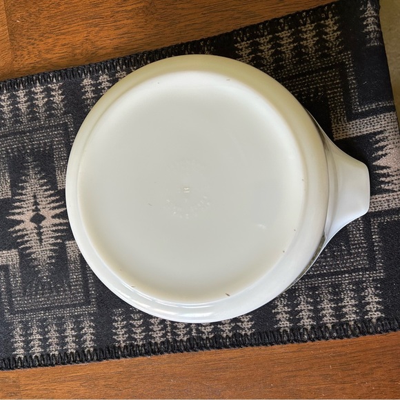 COPY - Vintage Pyrex 475-B green square verde flower 2.5 quart casserole dish - Picture 9 of 13